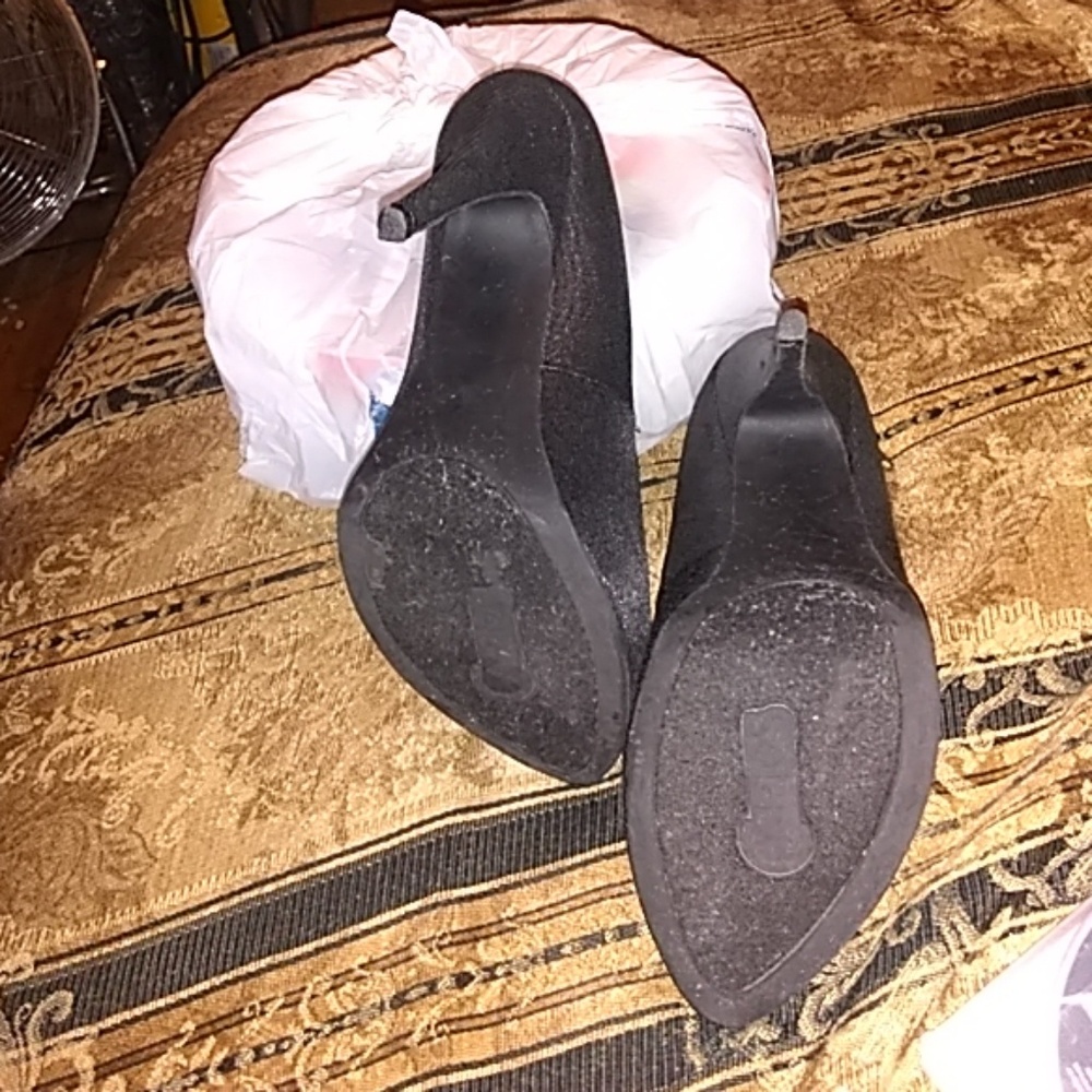 Shoes - Picture 4 of 7